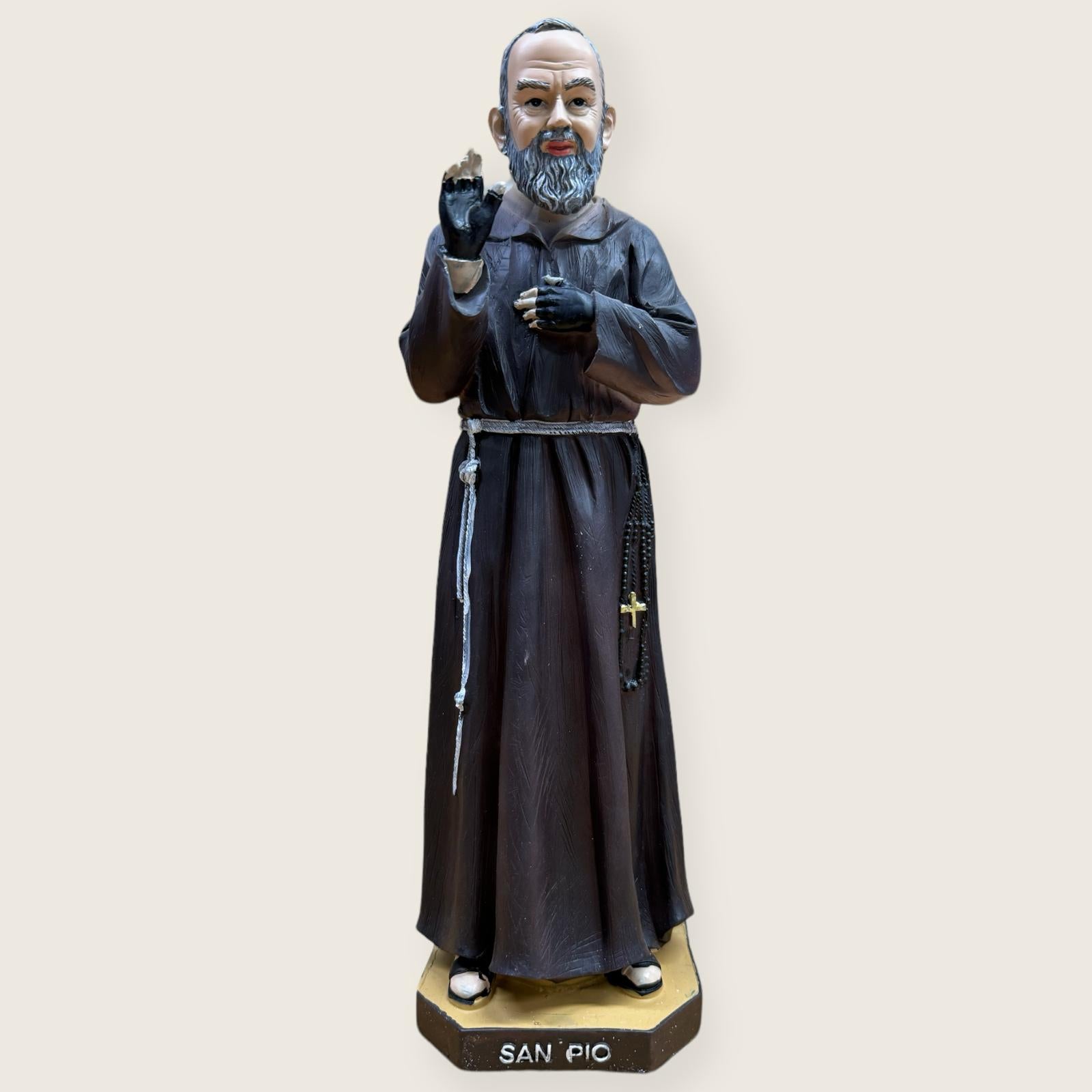 Statua San Pio  (Scegliere dal menù a tendina l'altezza desiderata)