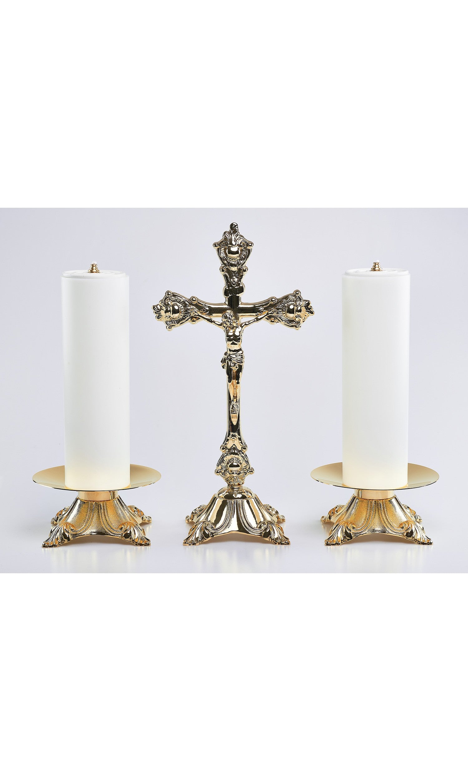 Coppia di candelieri con finte candele base quattro piedi